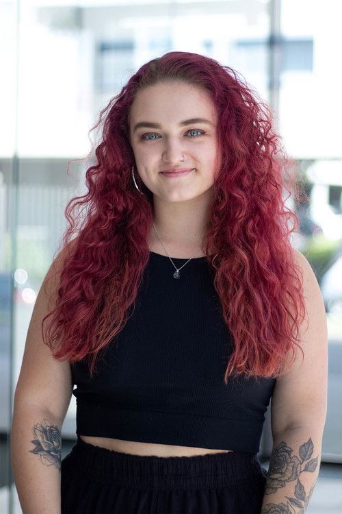 Simona Ascher as Woman