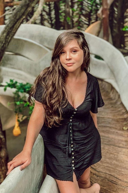 Thiessa Woinbackk as Valentina