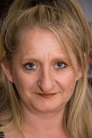 Sonje Fortag as Gitte