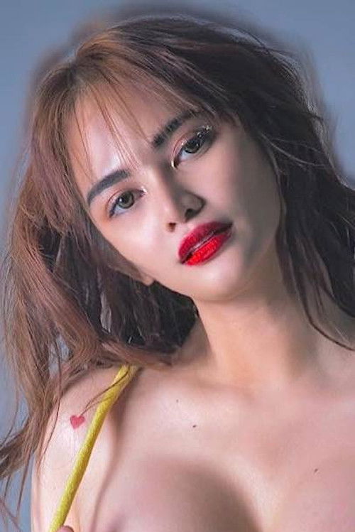 Amanda Avecilla as Aztec Girl 1