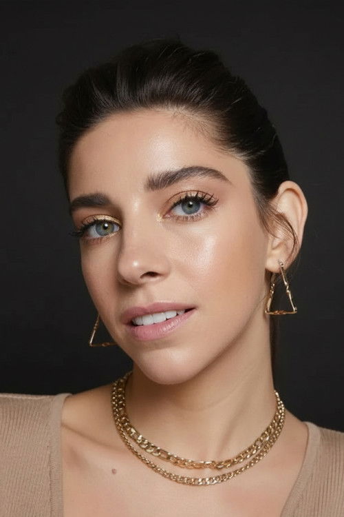 Elvin Levinler as Duru Gümüş