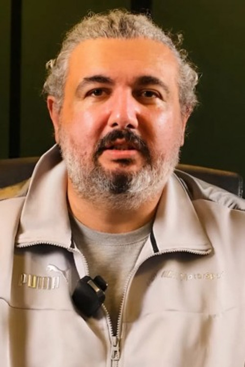 Oğuz Özoğul as Gupi Baba - Tombik Amca