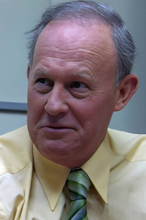 Robert Heath as Bobby Lee