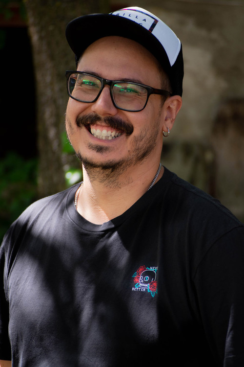 Antonio Caravaca as David (adult)