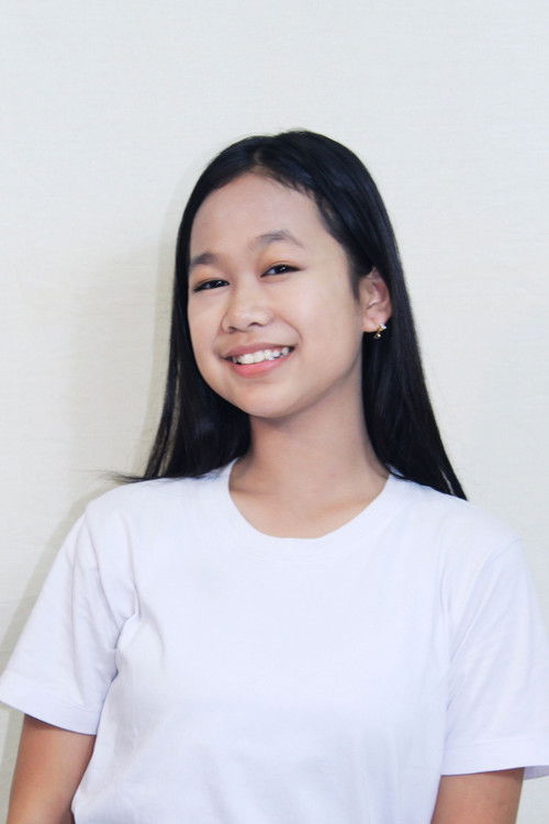 Aza Shafira as Mrs. Sari's daughter