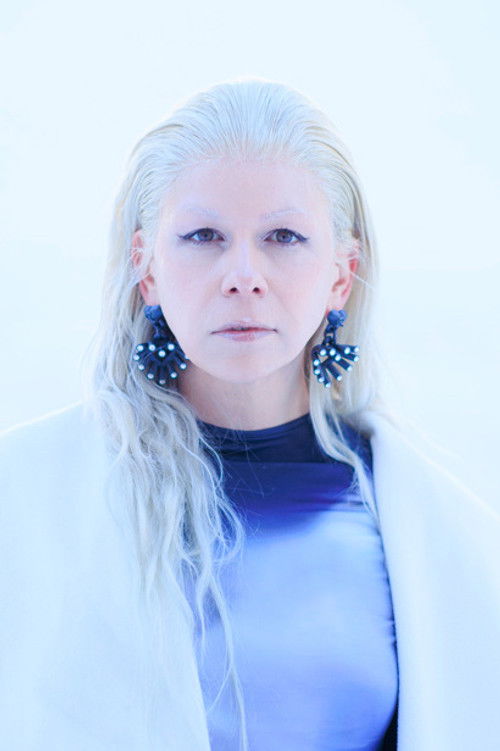 Pascale Bérubé as Barmaid