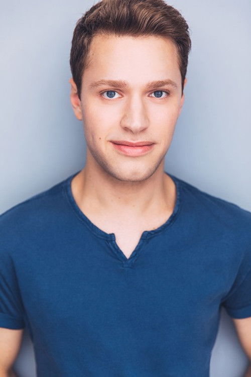 Alex Schecter as Noah