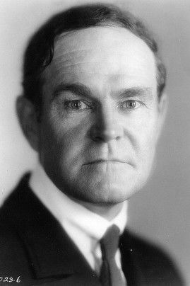 Guy Oliver as Warden Cassidy