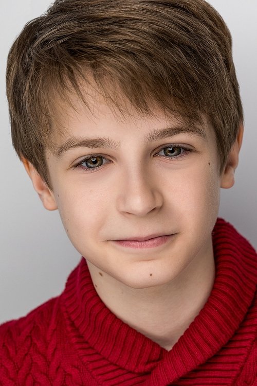 Benjamin Pajak as Lucas