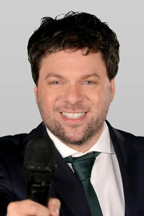 Guido Kaczka as Quique