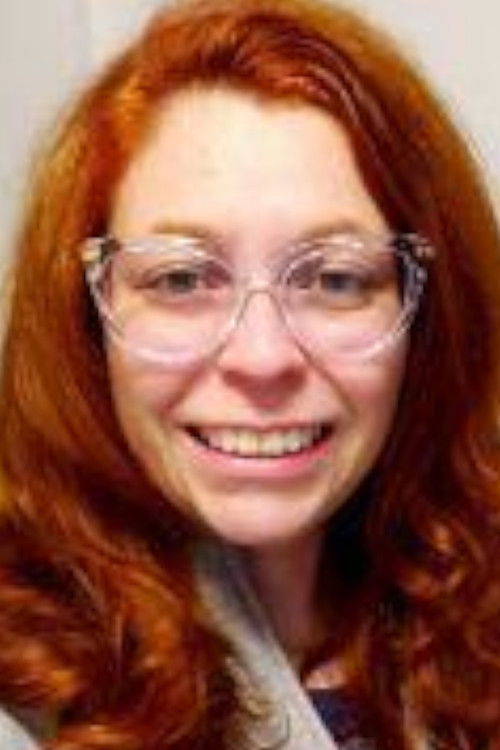 Priscila Carla as Paula