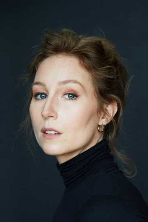 Harriet Gordon-Anderson as Lauren