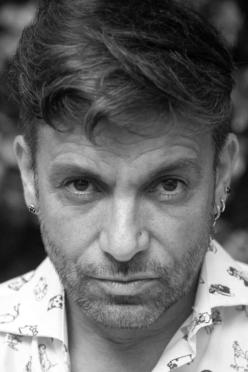 Martín Bossi as Justina