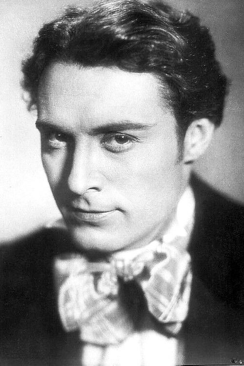 Fred Louis Lerch as Fred Droysen