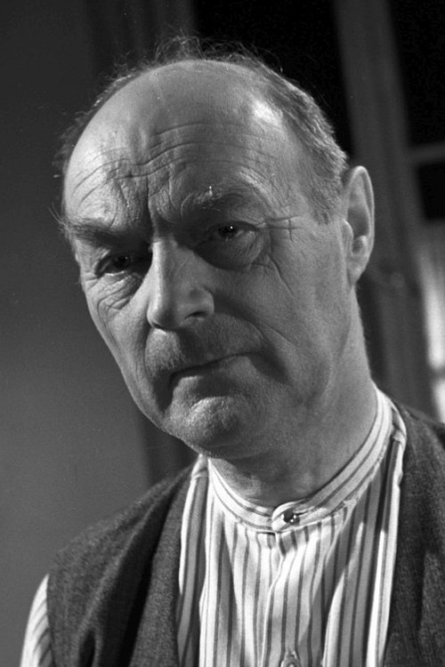 Mieczysław Nawrocki as Man running towards a Hydrant