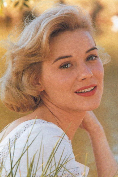 Hope Lange as Selena Cross