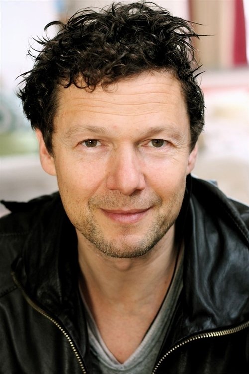 Jérôme Kircher as Max