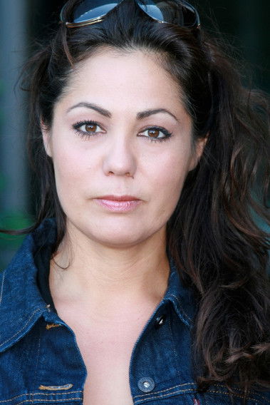 Dahlia Pessemiers as Zora