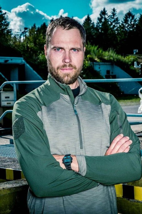 Erik Jørgensen as Instruktør