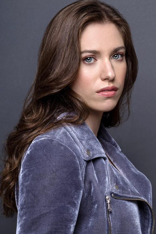 Julia Terranova as Heather