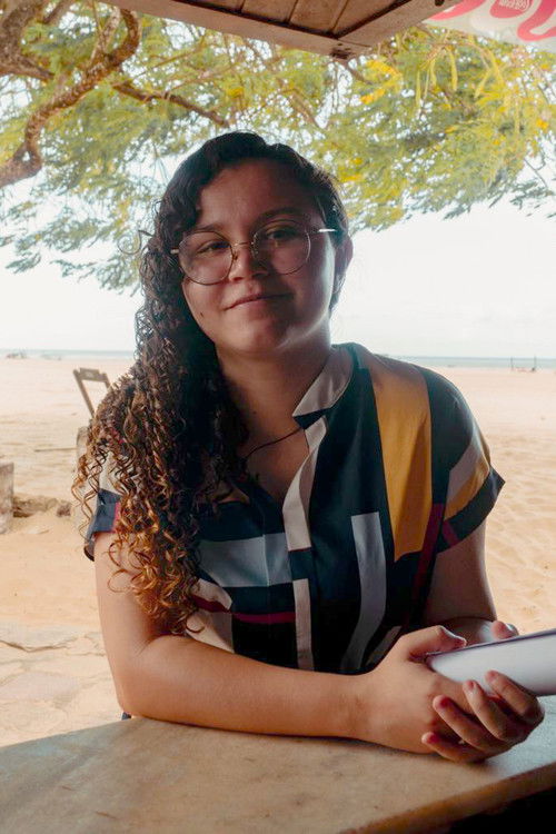 Maisa Tavares as Herself