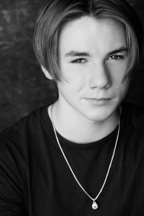 Dashiell Derrickson as Brady