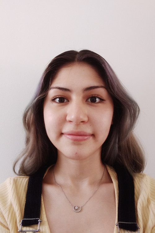 Catalina (Yupi) Covarrubias as Gymanst #5