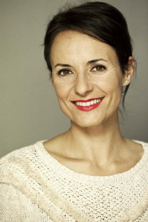 Isabel Mata as Nuria