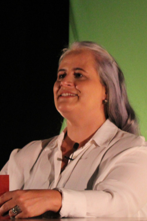 Janaina Valente as Jornalista de Reportagem