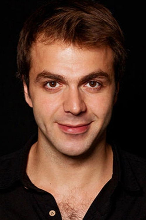 Aziz Caner İnan as Vedat Ayhan