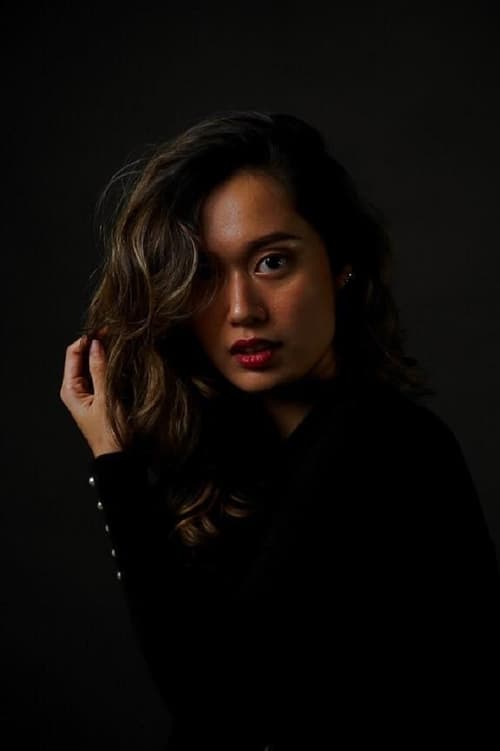 Chesca Paredes as Erin