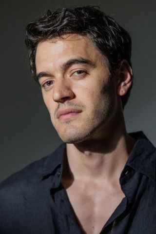 Santiago Acosta Cis as Franco