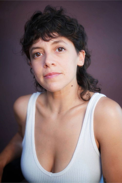 Nessa Norich as Reyzl