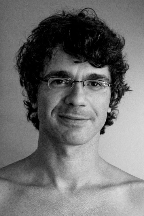 Celso Sim as Narrator