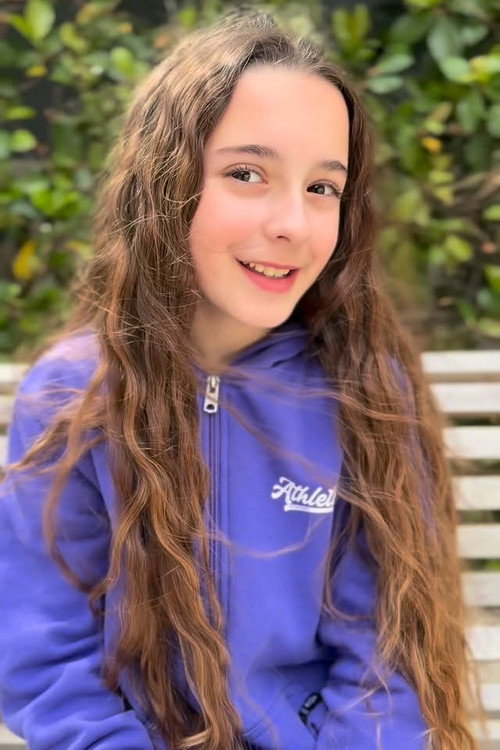 Naria Athanasopoulou as Persephone