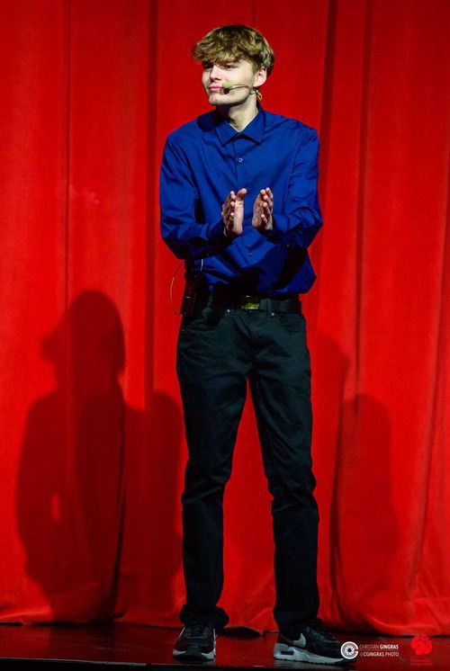 Jules Chagnon as Hugo