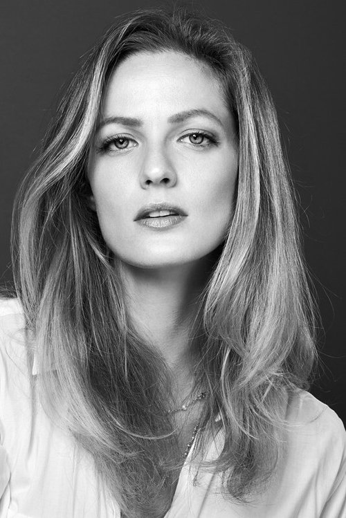 Marianne Viville as Pandora