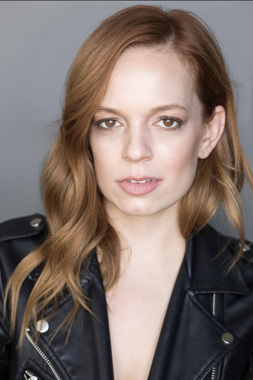 Grace Hinson as Sarah