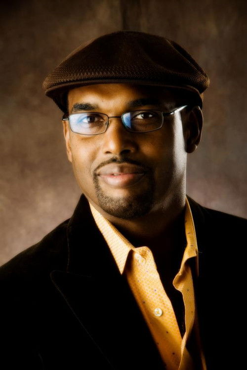 Gerald Veasley as bass