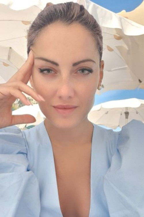 Paola Sangermano as Ilaria