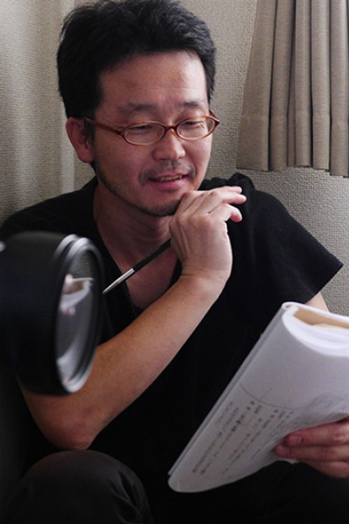 Toshirō Enomoto as Office worker