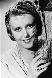 Valerie von Martens as Agda Kjerulf