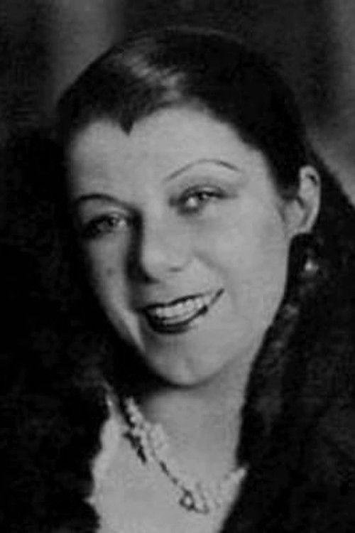 Spinelly as Maud Jennings