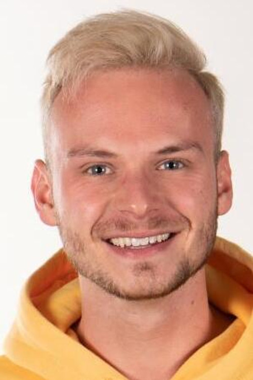 Aaron De Veene as Pieter