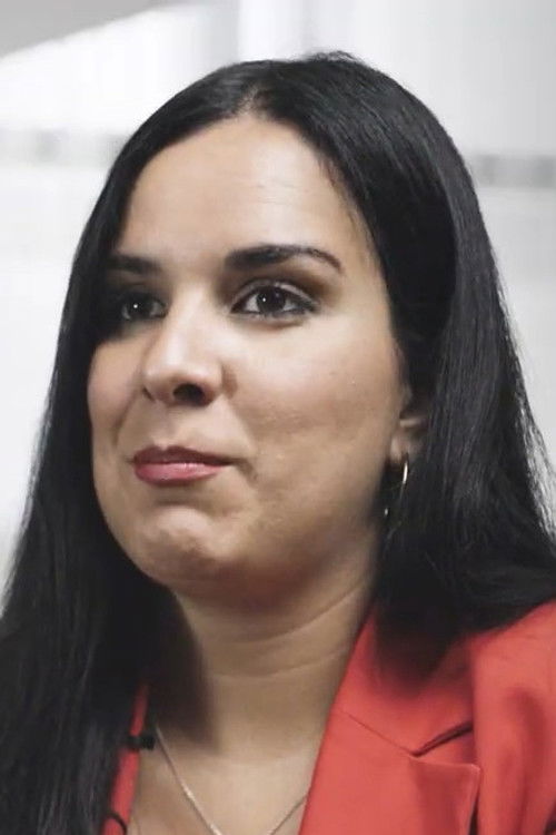 Irene Tabera as Periodista - Okdiario