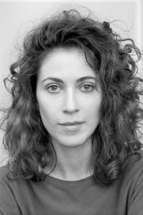 Aoife Nic Ardghail as Liz