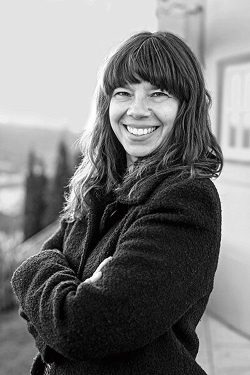 Verônica Stigger as Self