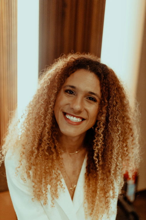 Gabi Vieira as Sambista