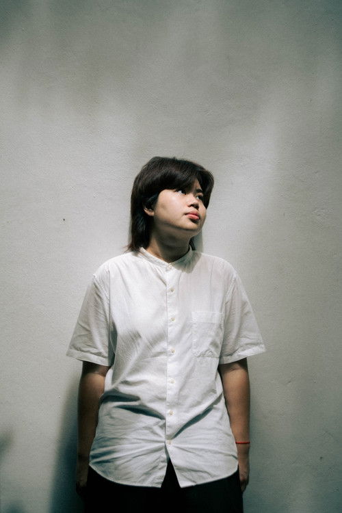 Navawan Sukkho as The dolphins (voice)