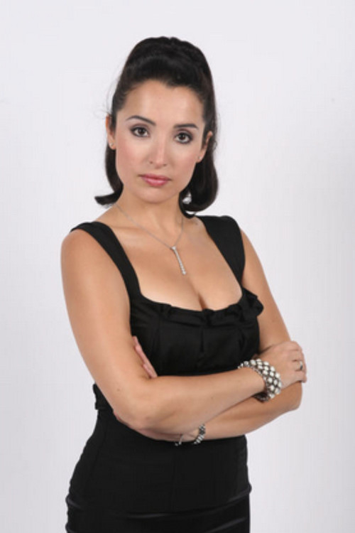 Isabelle Vitari as Mădălina (voice)